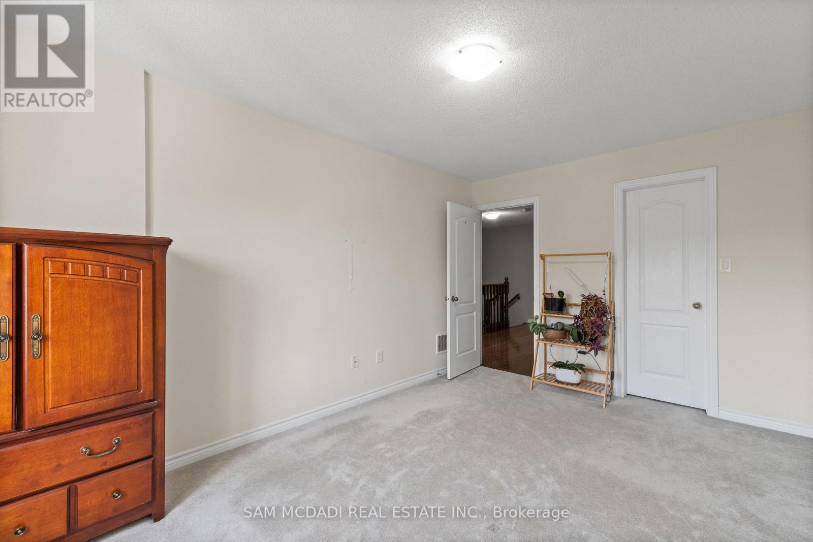 30 Zachary Place, Vaughan, Ontario  L4H 0C2 - Photo 8 - N12688474