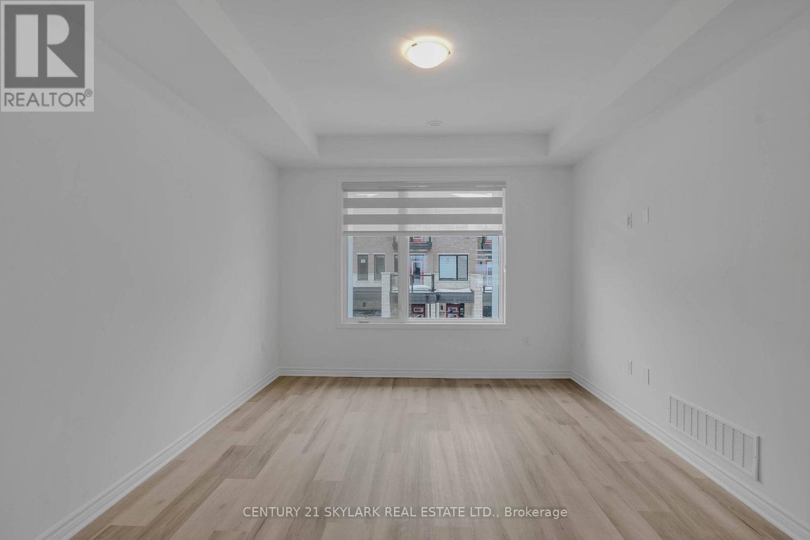 116 Pearen Lane, Barrie, Ontario  L9J 0G5 - Photo 10 - S12688522