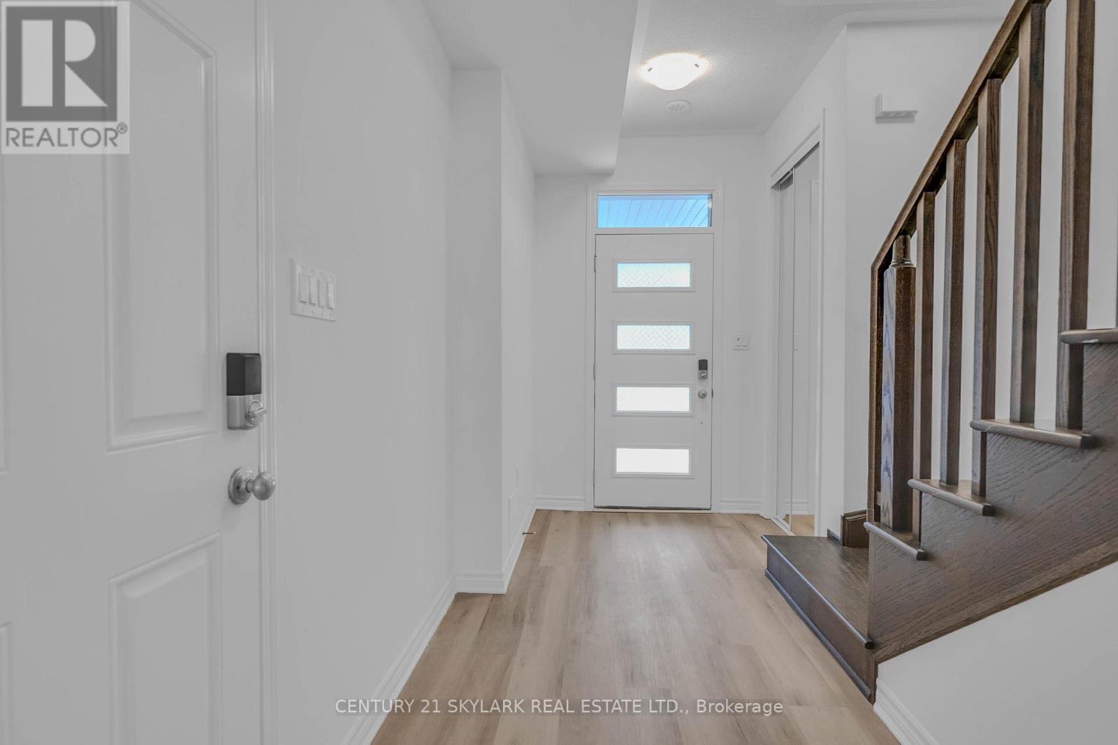 116 Pearen Lane, Barrie, Ontario  L9J 0G5 - Photo 3 - S12688522