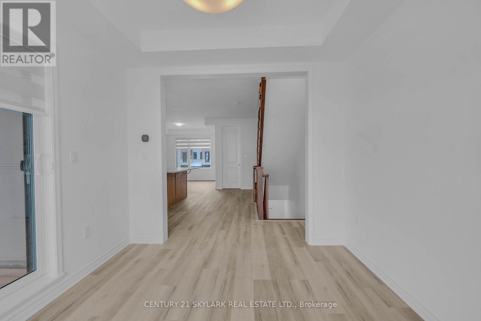 116 Pearen Lane, Barrie, Ontario  L9J 0G5 - Photo 4 - S12688522