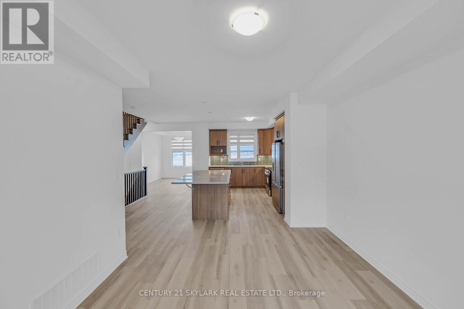 116 Pearen Lane, Barrie, Ontario  L9J 0G5 - Photo 5 - S12688522