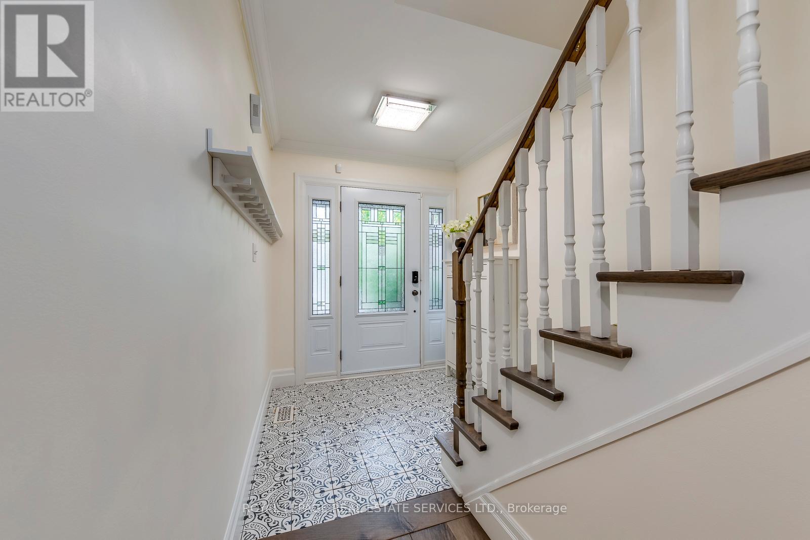 2101 Shady Glen Road, Oakville, Ontario  L6M 3P1 - Photo 5 - W12688348