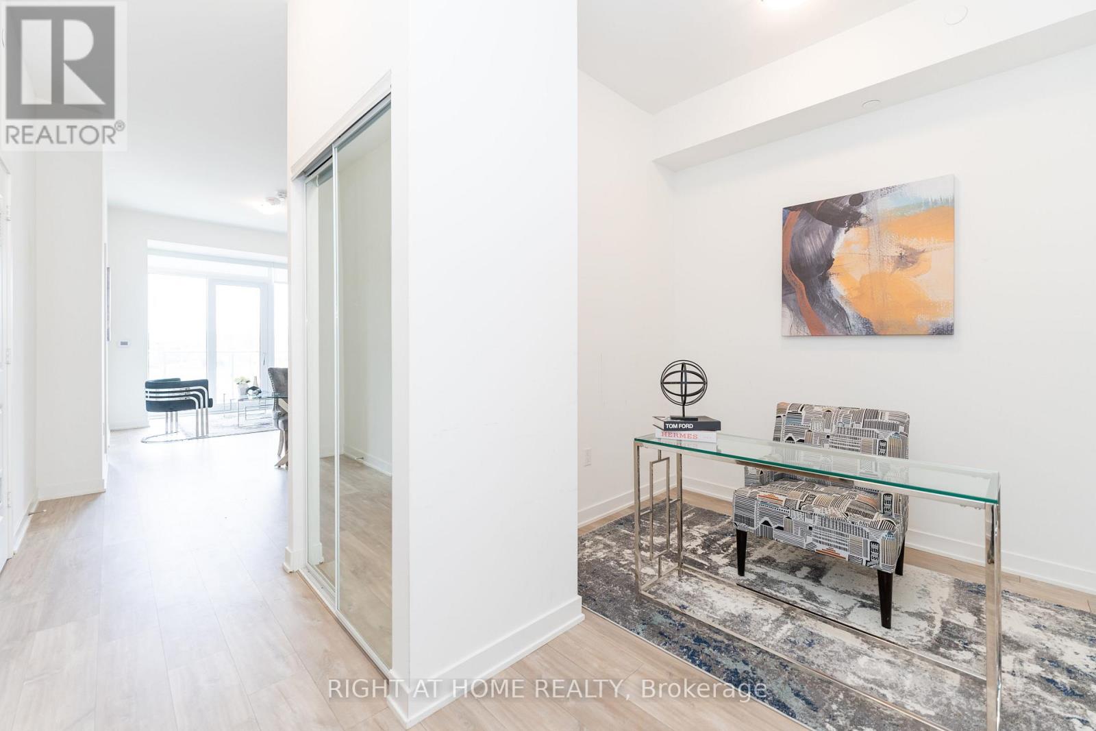 207 - 4655 Metcalfe Avenue, Mississauga, Ontario  L5M 0Z7 - Photo 5 - W12688406