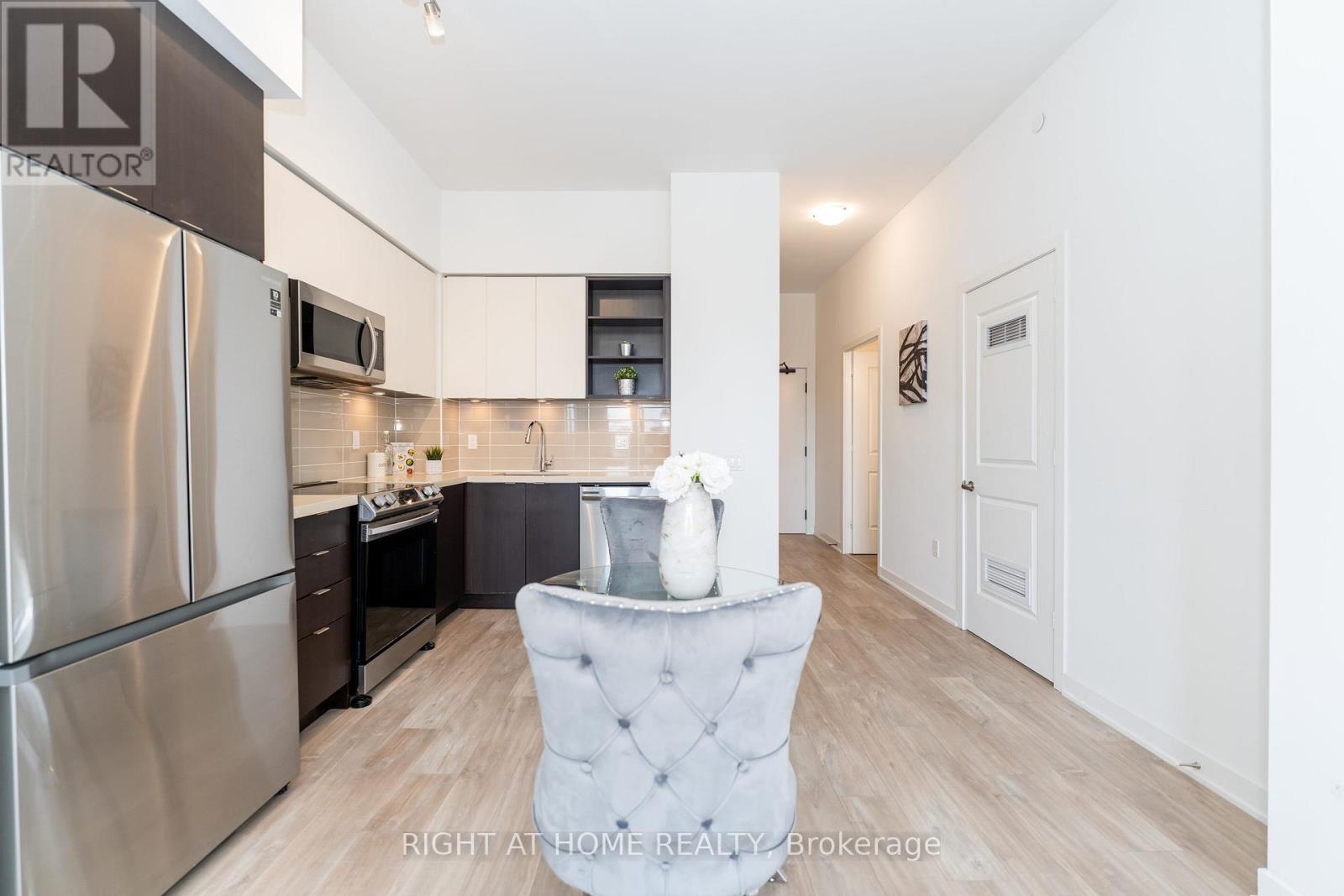 207 - 4655 Metcalfe Avenue, Mississauga, Ontario  L5M 0Z7 - Photo 10 - W12688416