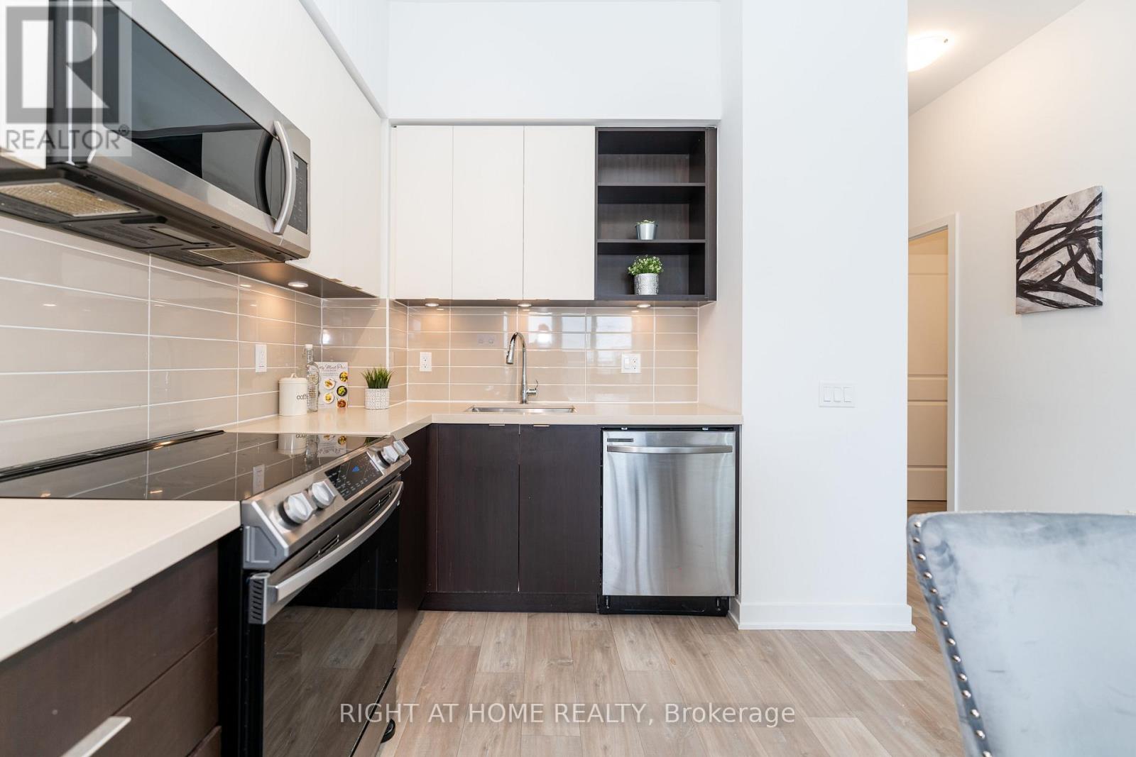 207 - 4655 Metcalfe Avenue, Mississauga, Ontario  L5M 0Z7 - Photo 11 - W12688416