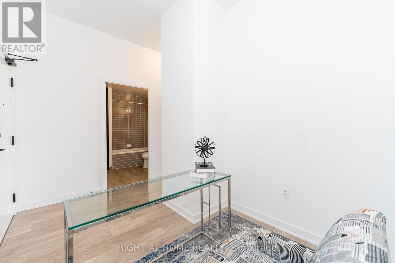 207 - 4655 Metcalfe Avenue, Mississauga, Ontario  L5M 0Z7 - Photo 7 - W12688416