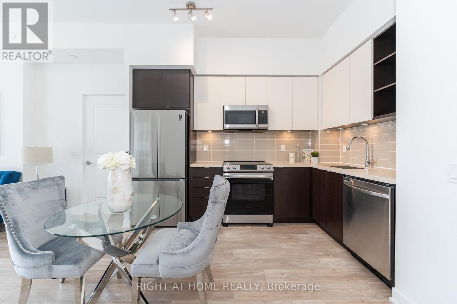 207 - 4655 Metcalfe Avenue, Mississauga, Ontario  L5M 0Z7 - Photo 9 - W12688416