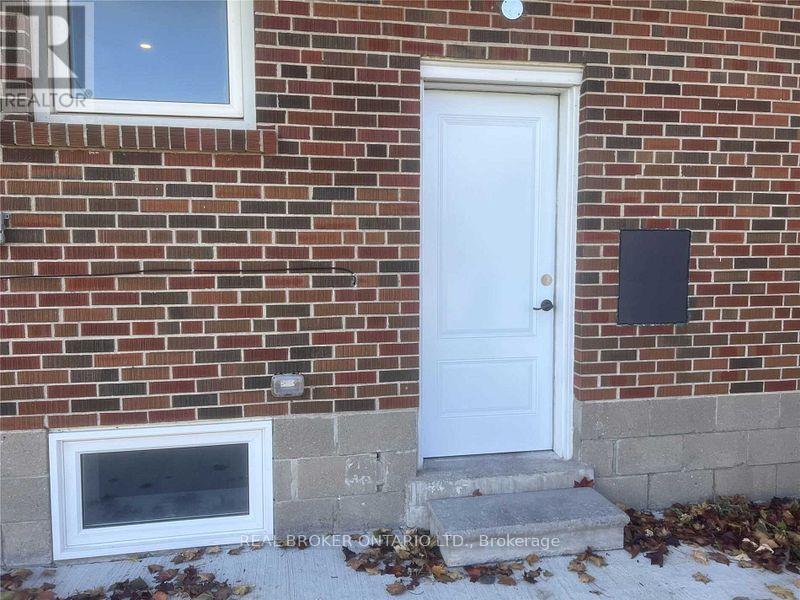 Basement - 36 Carlyle Crescent, Brampton, Ontario  L6W 2Z1 - Photo 13 - W12688420