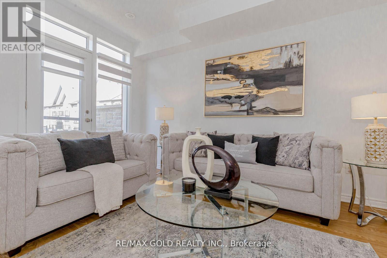 15 Tiveron Avenue, Caledon, Ontario  L7C 4L4 - Photo 17 - W12688424