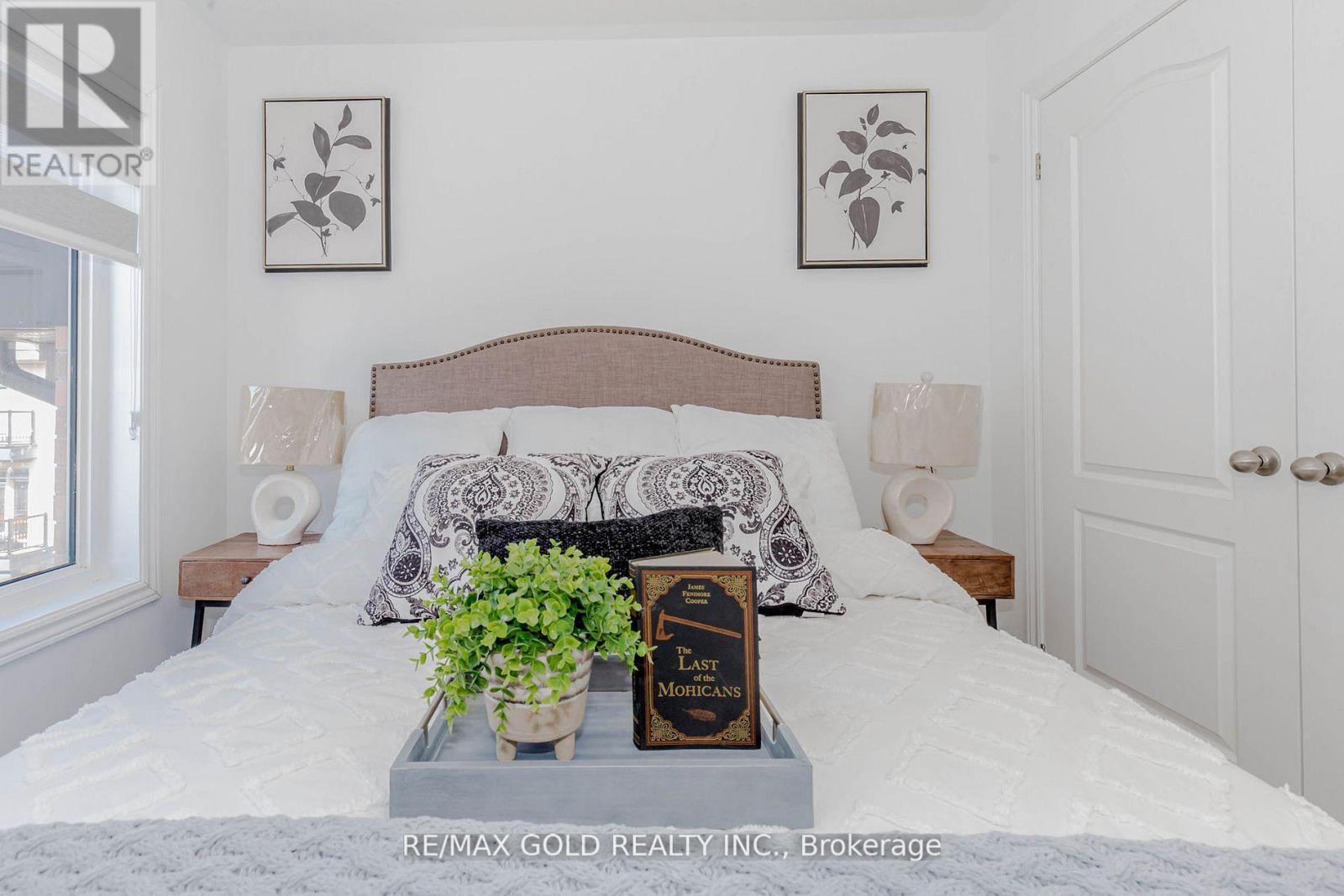 15 Tiveron Avenue, Caledon, Ontario  L7C 4L4 - Photo 20 - W12688424