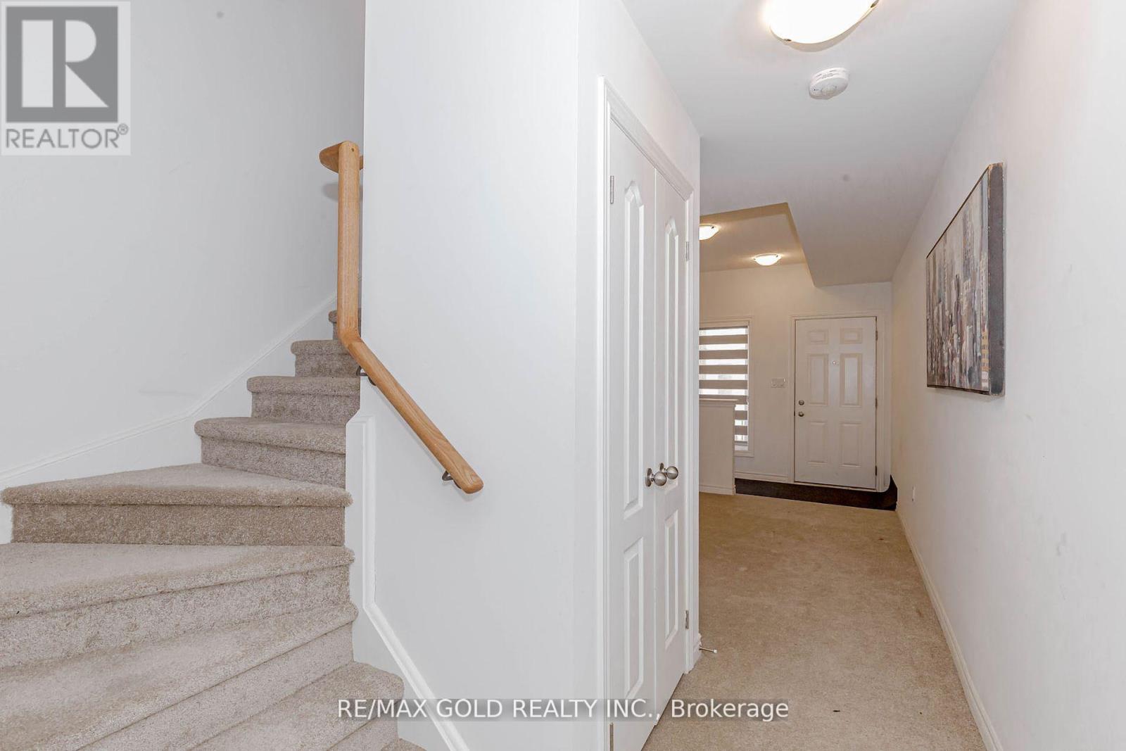 15 Tiveron Avenue, Caledon, Ontario  L7C 4L4 - Photo 3 - W12688424