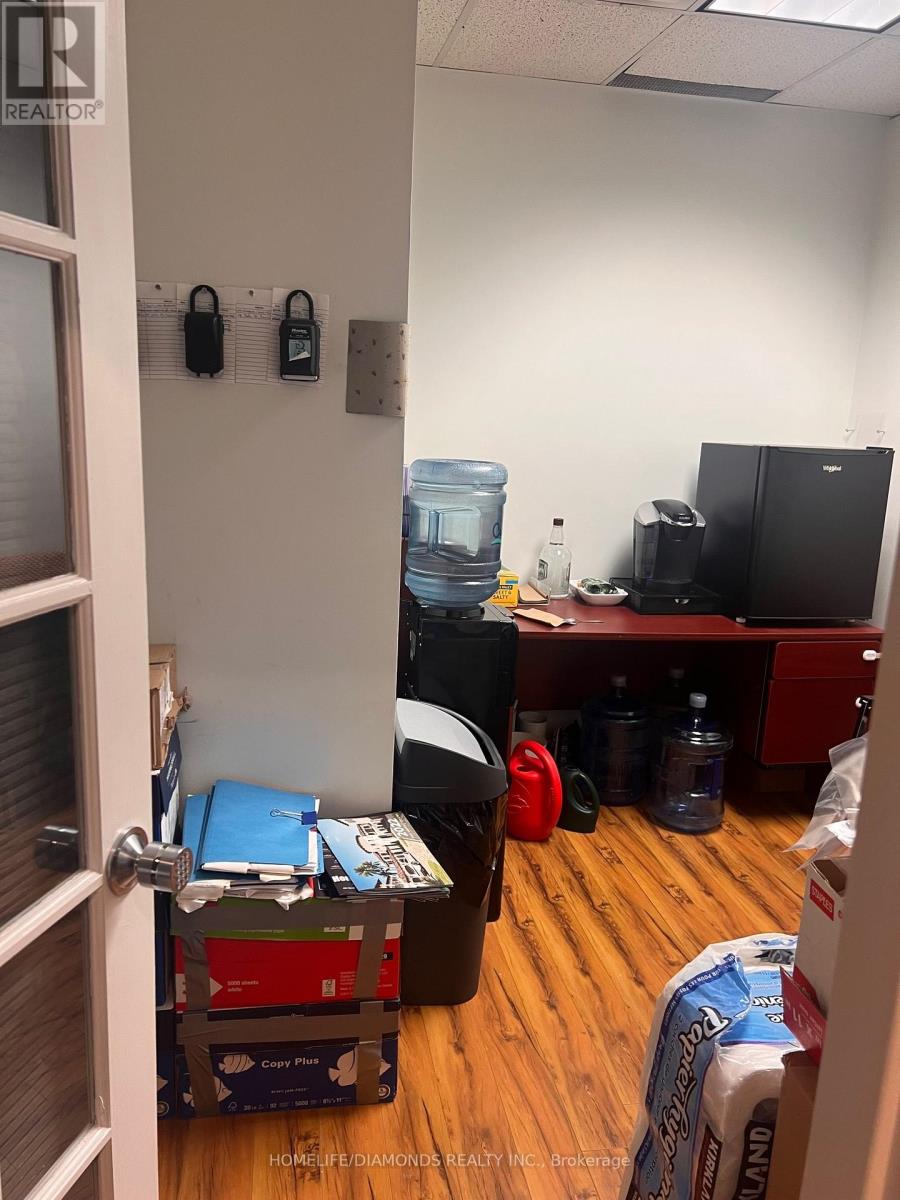 208-A - 30 Intermodal Drive, Brampton, Ontario  L6T 5K1 - Photo 14 - W12688438