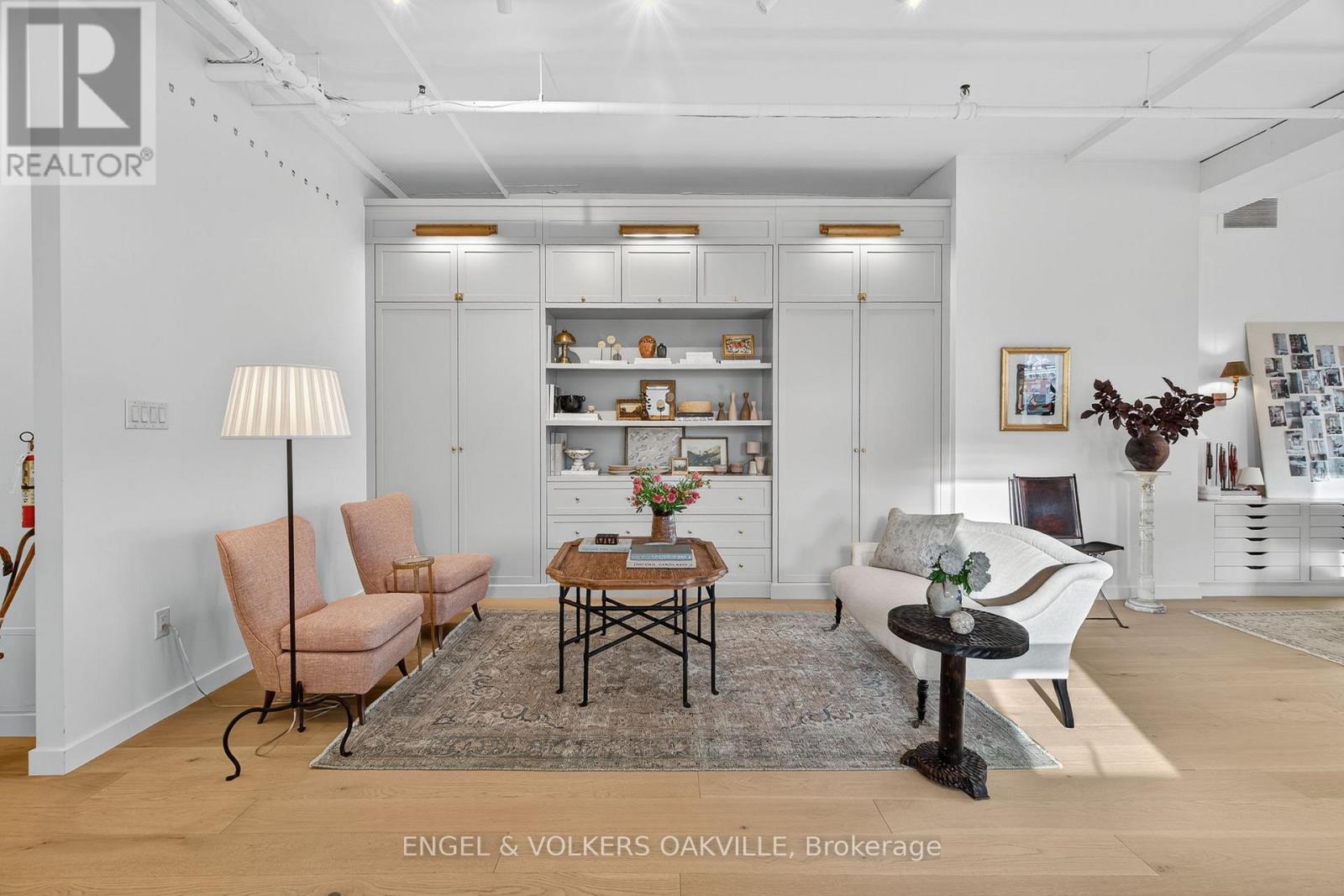 200 - 145 Lakeshore Road E, Oakville, Ontario  L6J 1H3 - Photo 19 - W12688490