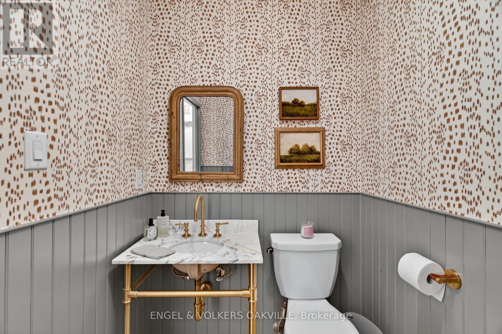 200 - 145 Lakeshore Road E, Oakville, Ontario  L6J 1H3 - Photo 26 - W12688490