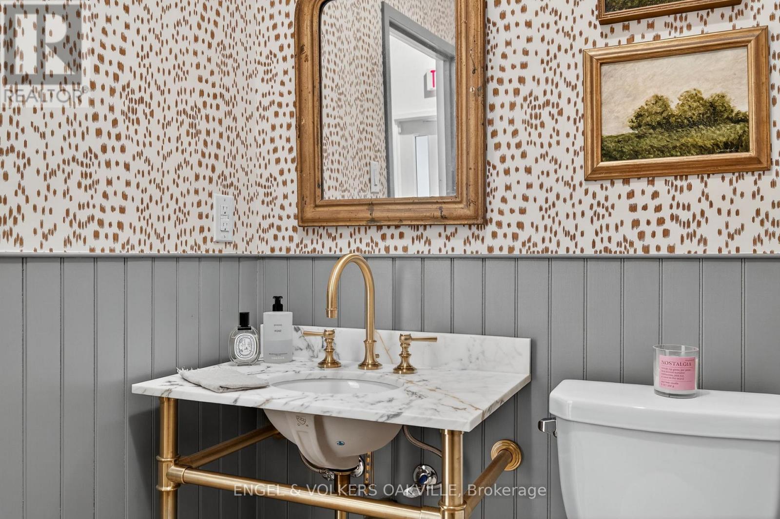 200 - 145 Lakeshore Road E, Oakville, Ontario  L6J 1H3 - Photo 27 - W12688490