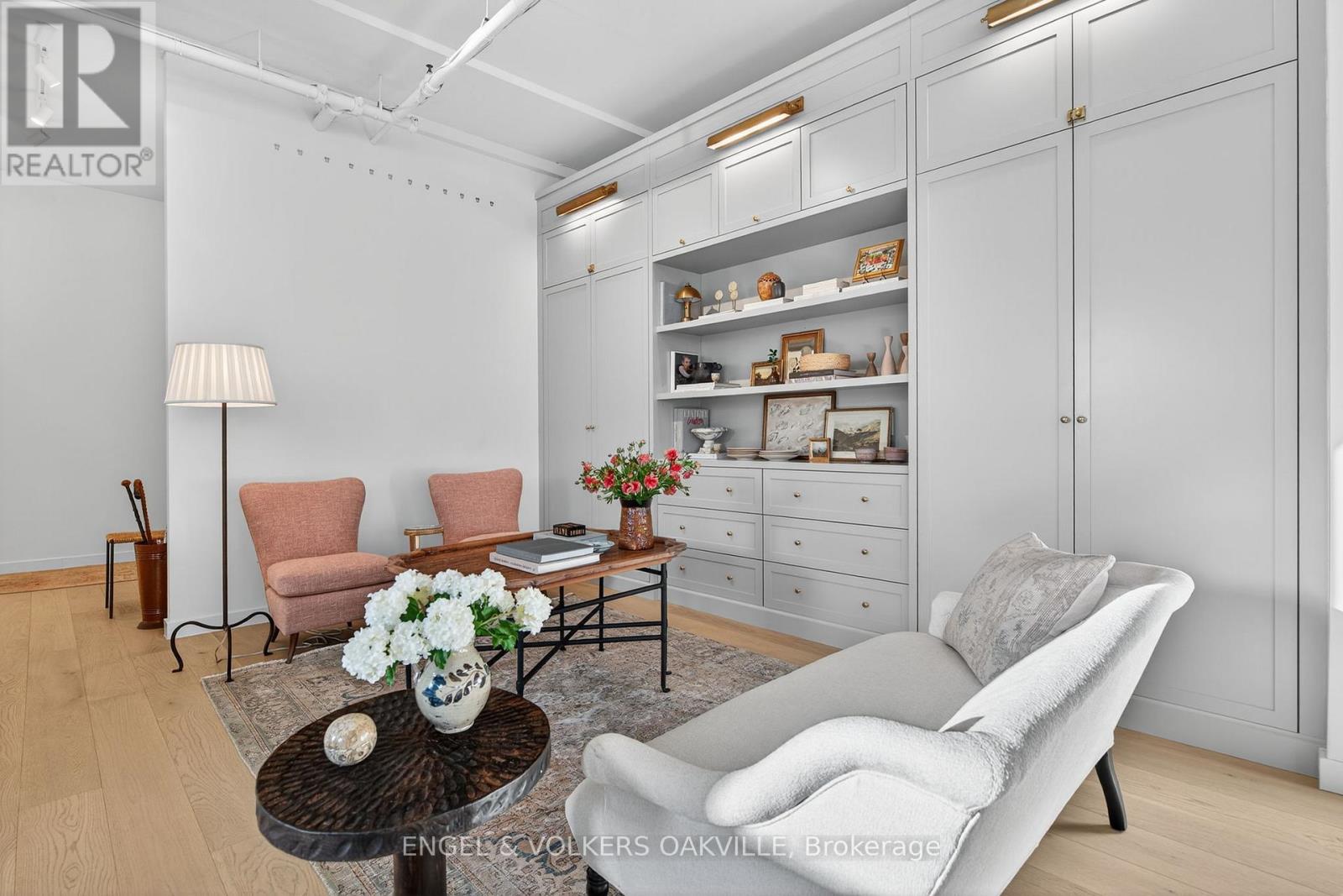 200 - 145 Lakeshore Road E, Oakville, Ontario  L6J 1H3 - Photo 8 - W12688490