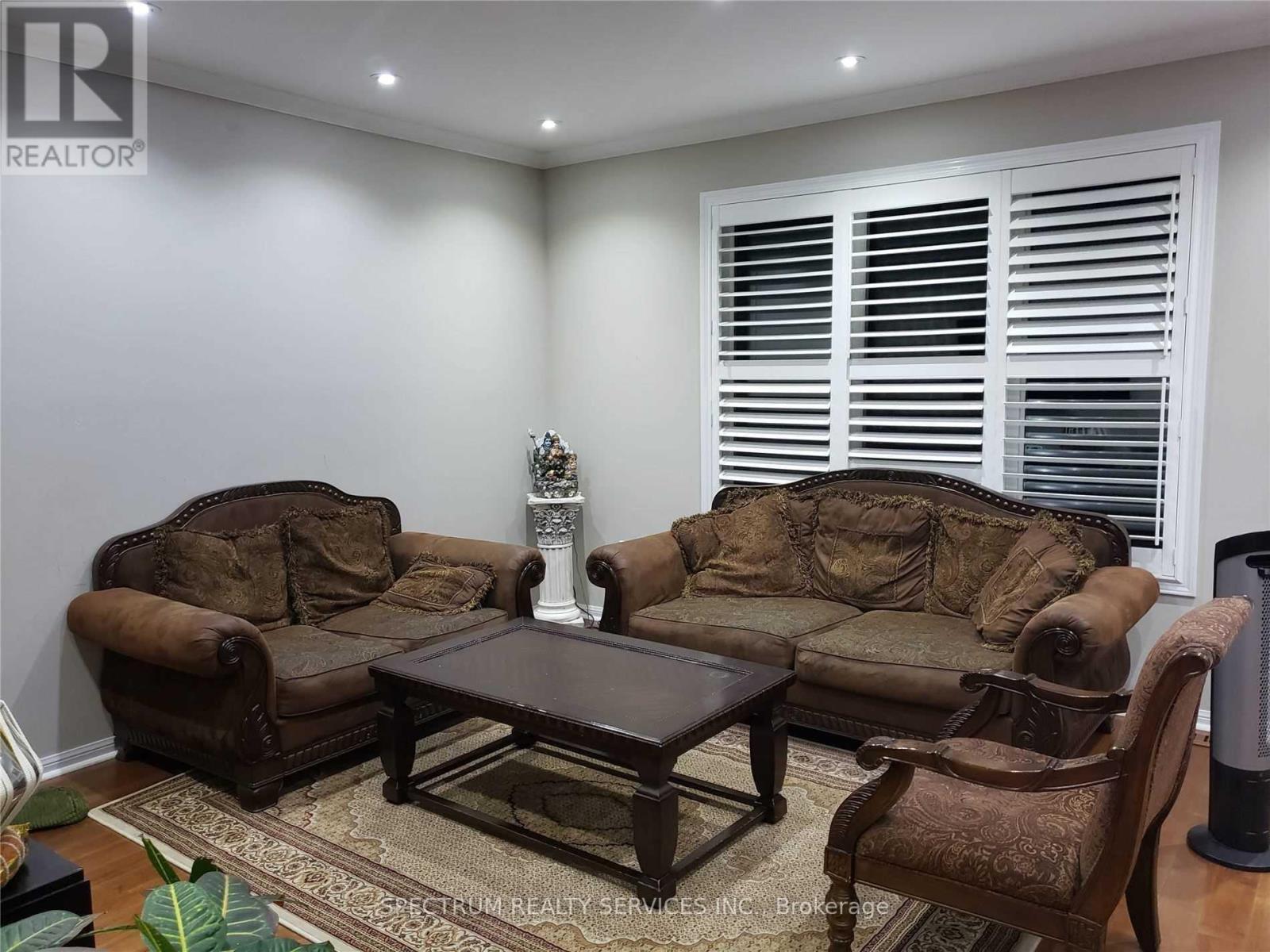 Upper - 314 Pringle Avenue, Milton, Ontario  L9T 7N2 - Photo 6 - W12688520