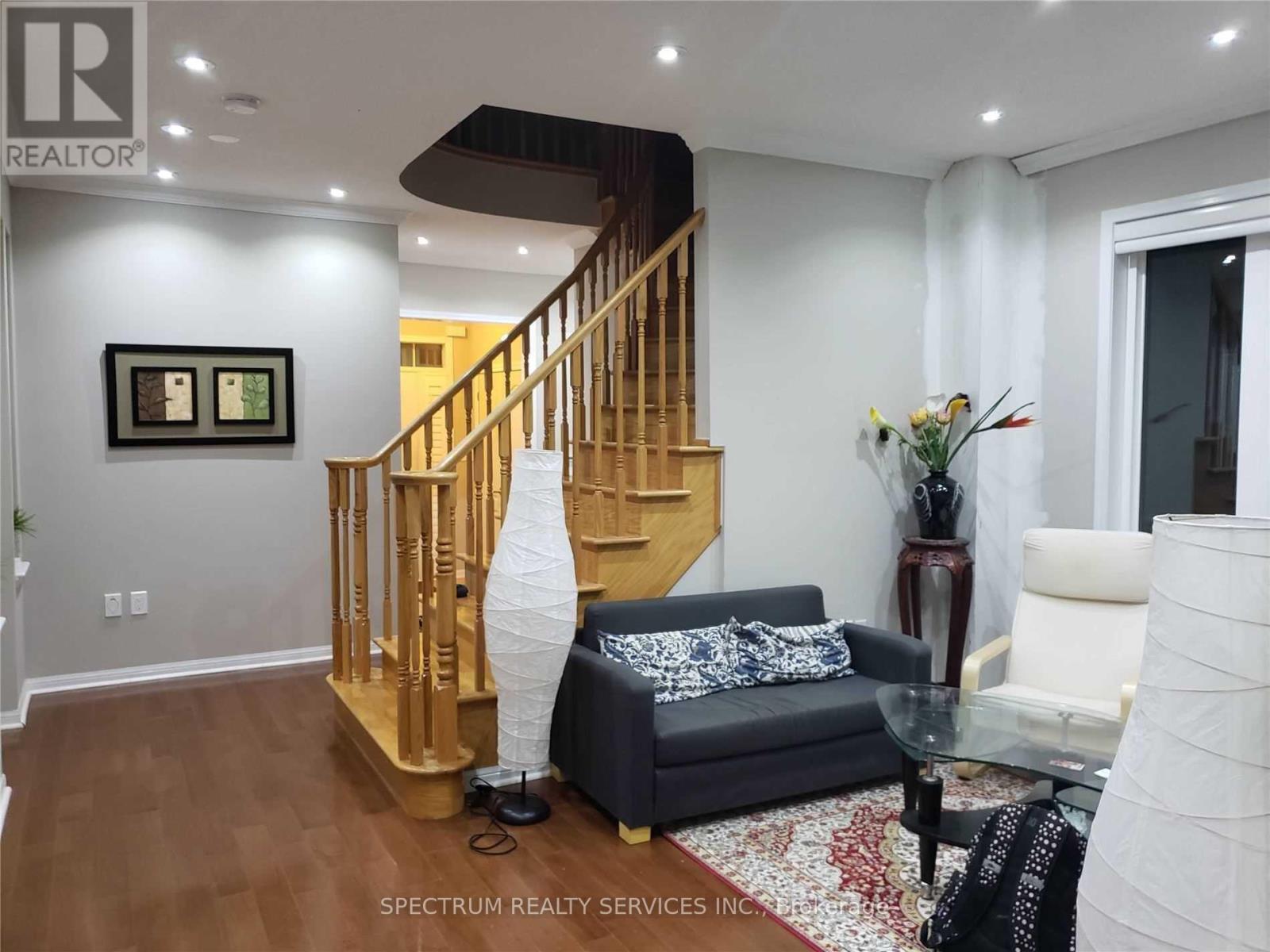 Upper - 314 Pringle Avenue, Milton, Ontario  L9T 7N2 - Photo 7 - W12688520