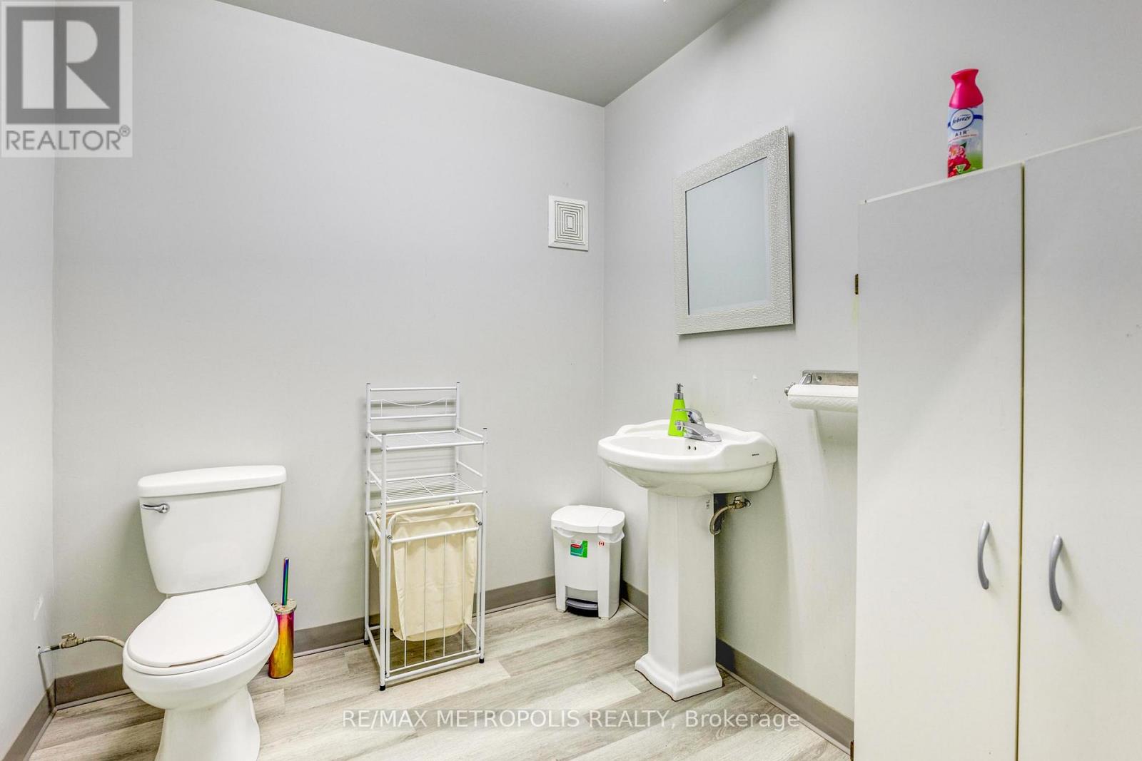 142 Kendall Street, Point Edward, Ontario  N7V 4G5 - Photo 23 - X12688308