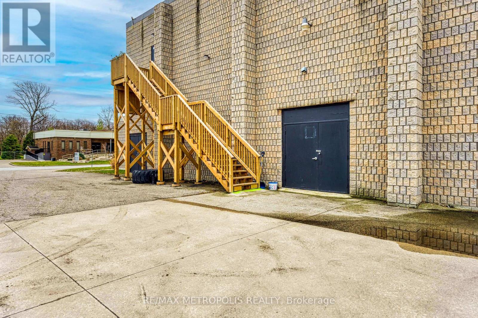 142 Kendall Street, Point Edward, Ontario  N7V 4G5 - Photo 25 - X12688308