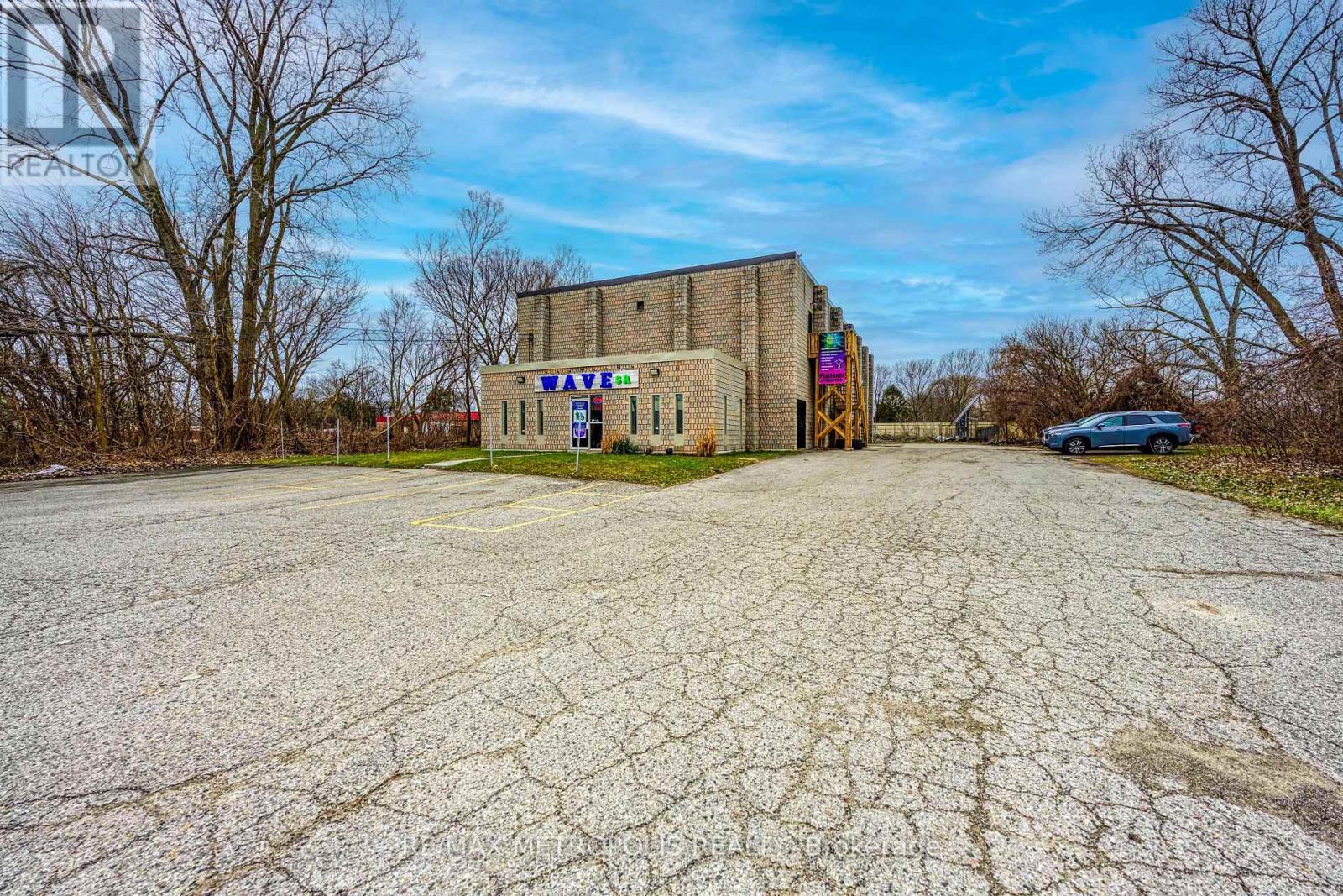 142 Kendall Street, Point Edward, Ontario  N7V 4G5 - Photo 26 - X12688308