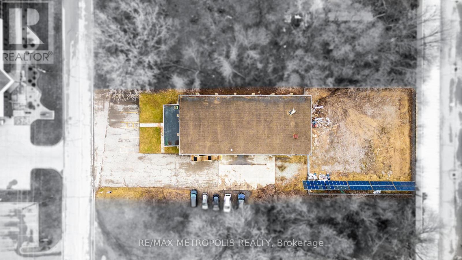 142 Kendall Street, Point Edward, Ontario  N7V 4G5 - Photo 28 - X12688308