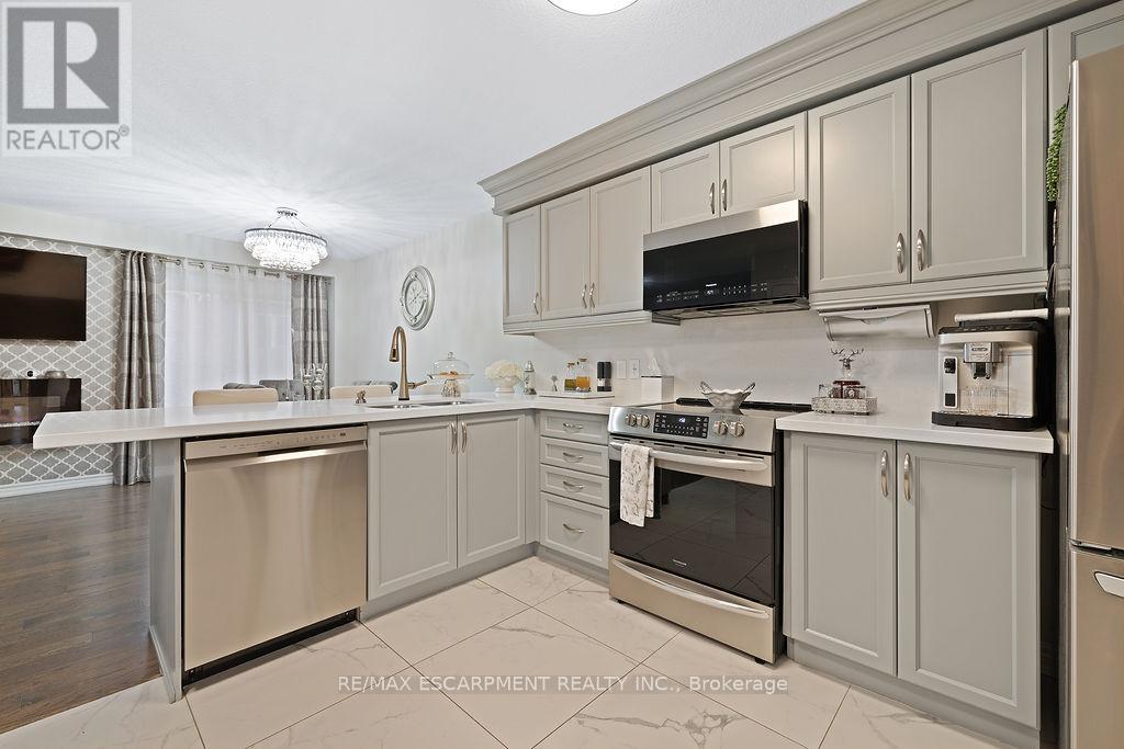 84 Periwinkle Drive, Hamilton, Ontario  L0R 1P0 - Photo 11 - X12688340