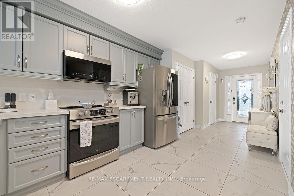 84 Periwinkle Drive, Hamilton, Ontario  L0R 1P0 - Photo 12 - X12688340