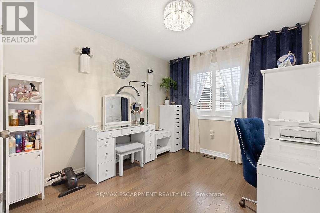 84 Periwinkle Drive, Hamilton, Ontario  L0R 1P0 - Photo 21 - X12688340