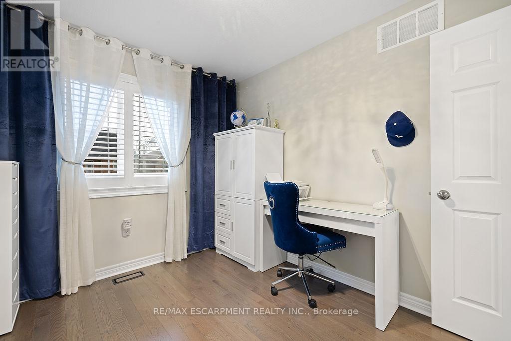 84 Periwinkle Drive, Hamilton, Ontario  L0R 1P0 - Photo 22 - X12688340