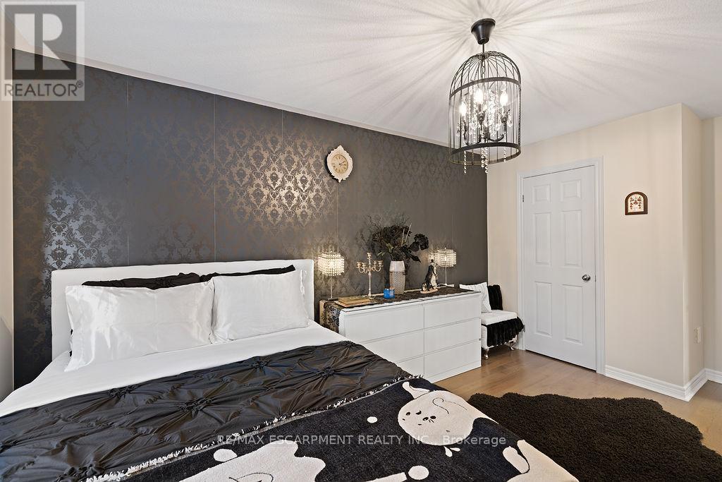 84 Periwinkle Drive, Hamilton, Ontario  L0R 1P0 - Photo 27 - X12688340