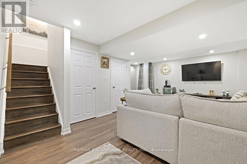 84 Periwinkle Drive, Hamilton, Ontario  L0R 1P0 - Photo 33 - X12688340