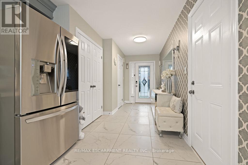 84 Periwinkle Drive, Hamilton, Ontario  L0R 1P0 - Photo 6 - X12688340