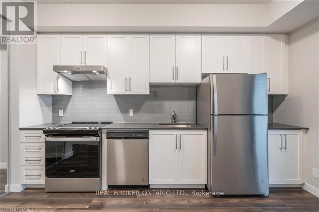 805 - 15 Queen Street S, Hamilton, Ontario  L8P 0C6 - Photo 2 - X12688456