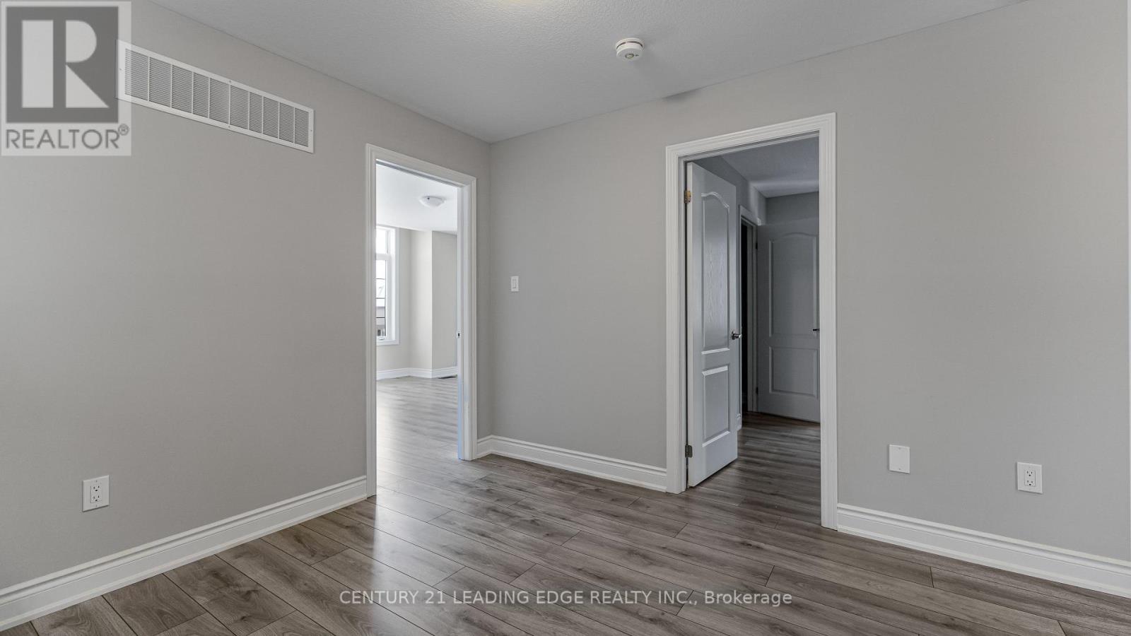 124 Sunset Way, Thorold, Ontario  L0S 1A0 - Photo 24 - X12688530