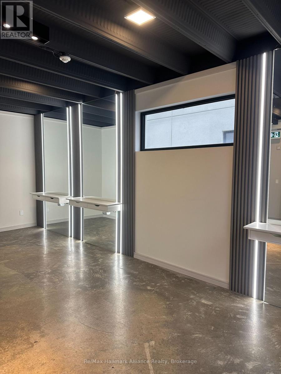 400 - 155 Thirtieth Street, Toronto, Ontario  M8W 3C3 - Photo 1 - W12688570