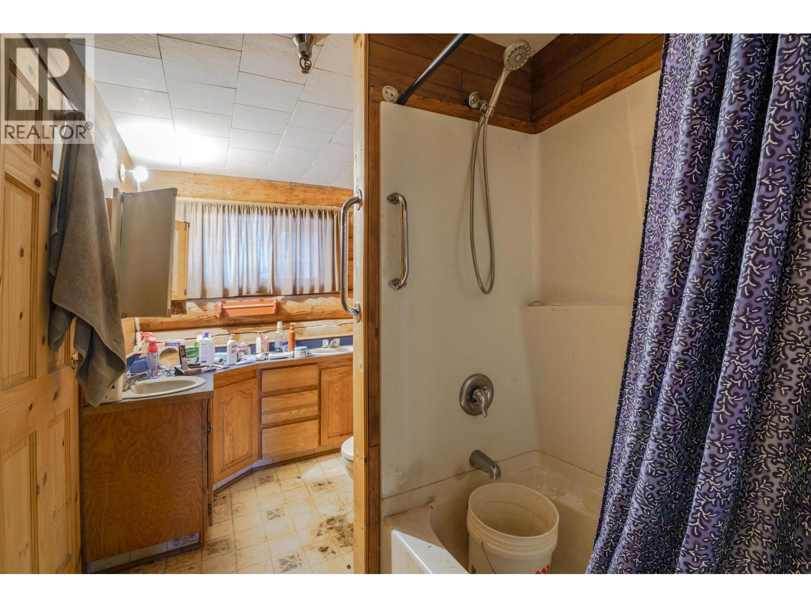 3074 Spout Lake Road, Lac La Hache, British Columbia  V0K 1T0 - Photo 19 - R3078403