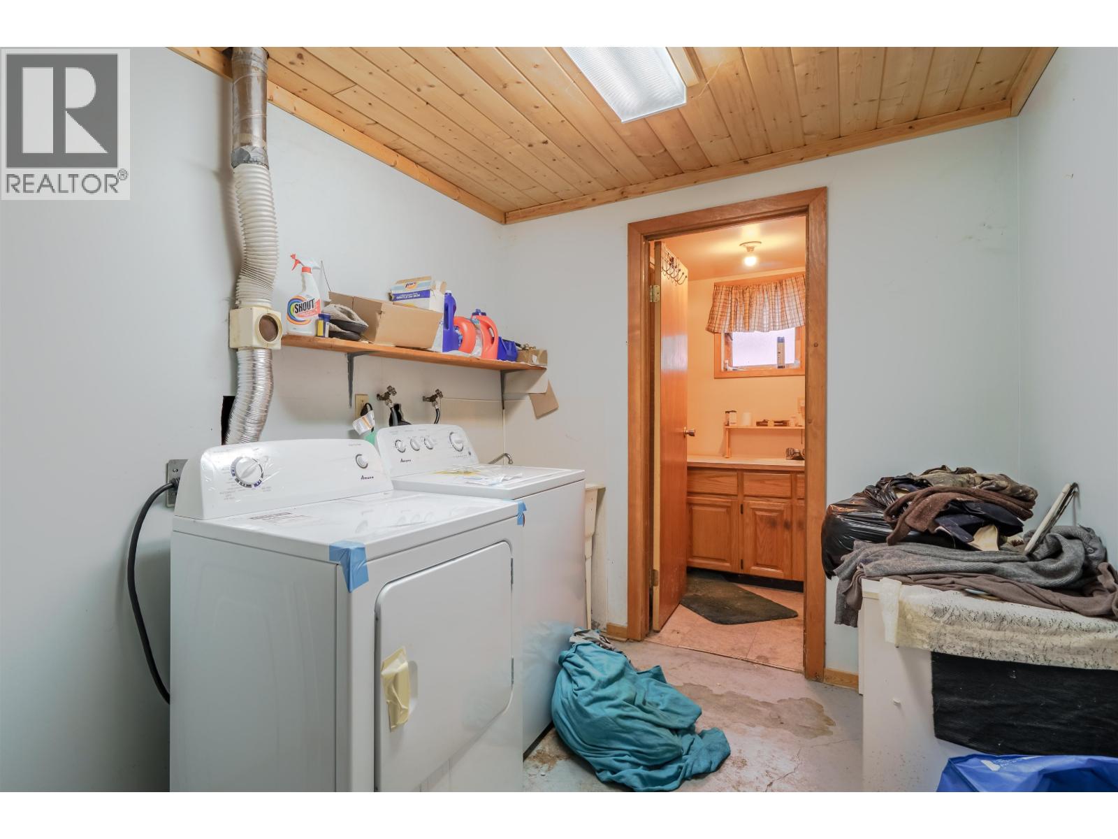 3074 Spout Lake Road, Lac La Hache, British Columbia  V0K 1T0 - Photo 29 - R3078403