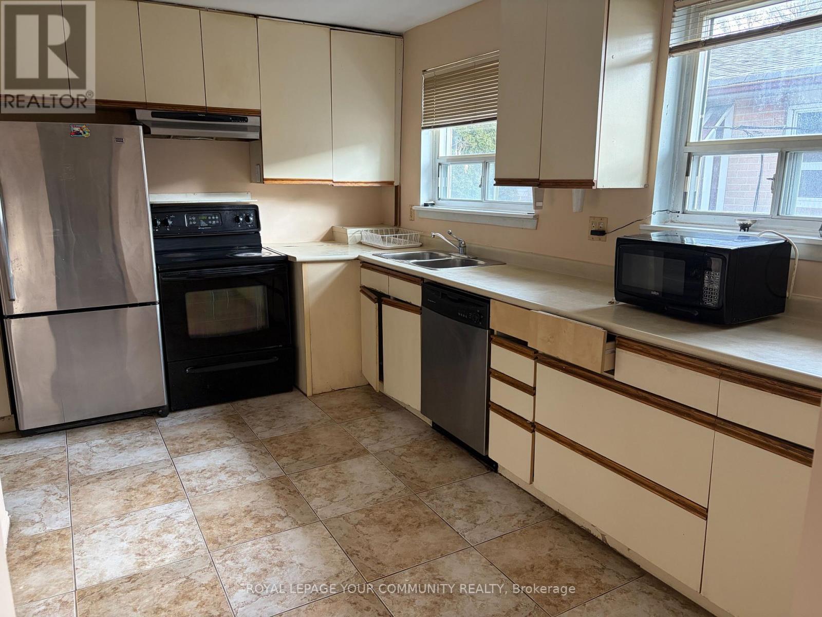 Main - 15 Bison Drive, Toronto, Ontario  M2R 2Y1 - Photo 2 - C12533642