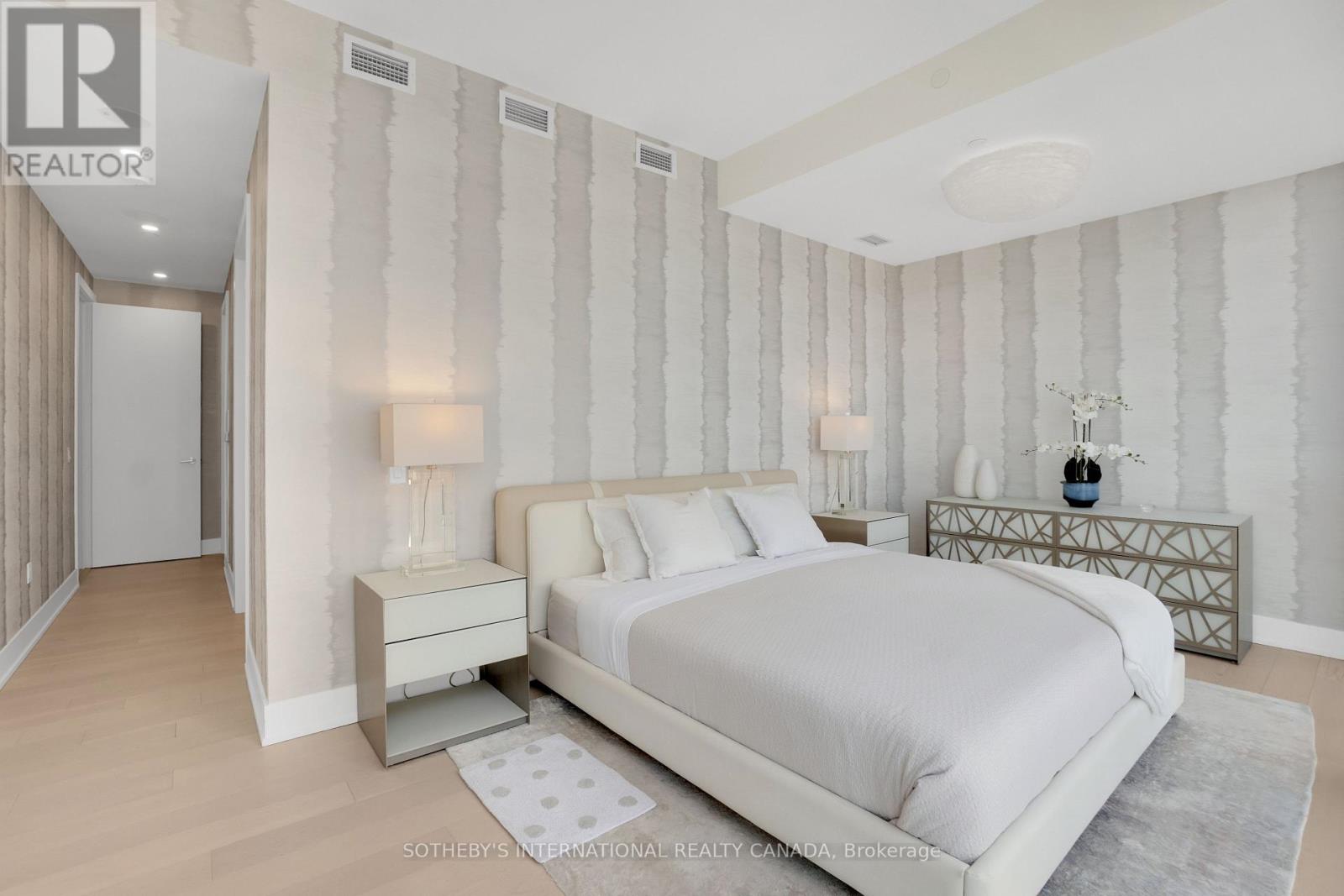 5405 - 1 Yorkville Avenue, Toronto, Ontario  M4W 0B1 - Photo 12 - C12687810