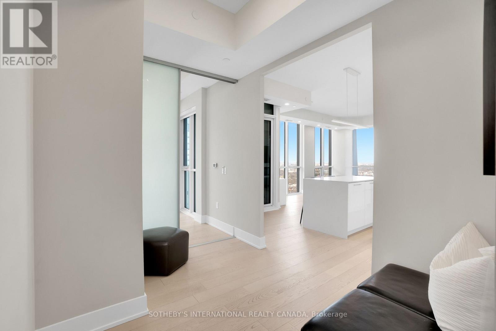 5405 - 1 Yorkville Avenue, Toronto, Ontario  M4W 0B1 - Photo 5 - C12687810