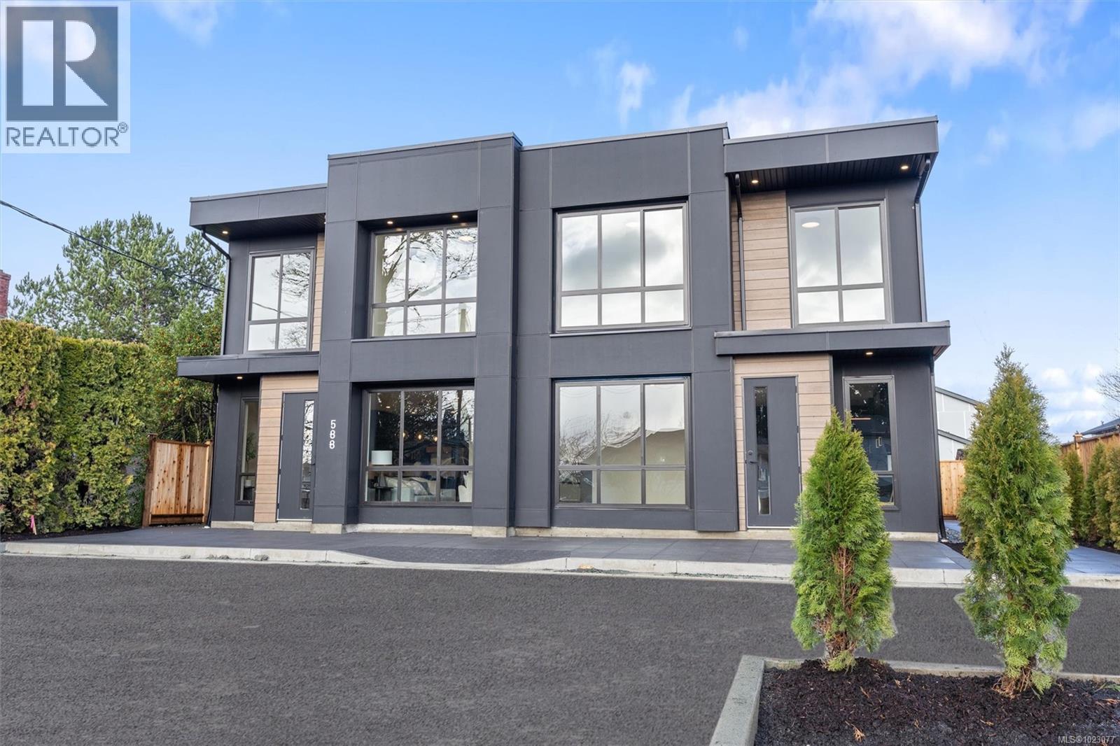 4 588 Whiteside St, Saanich, British Columbia  V8Z 1Y6 - Photo 40 - 1023077