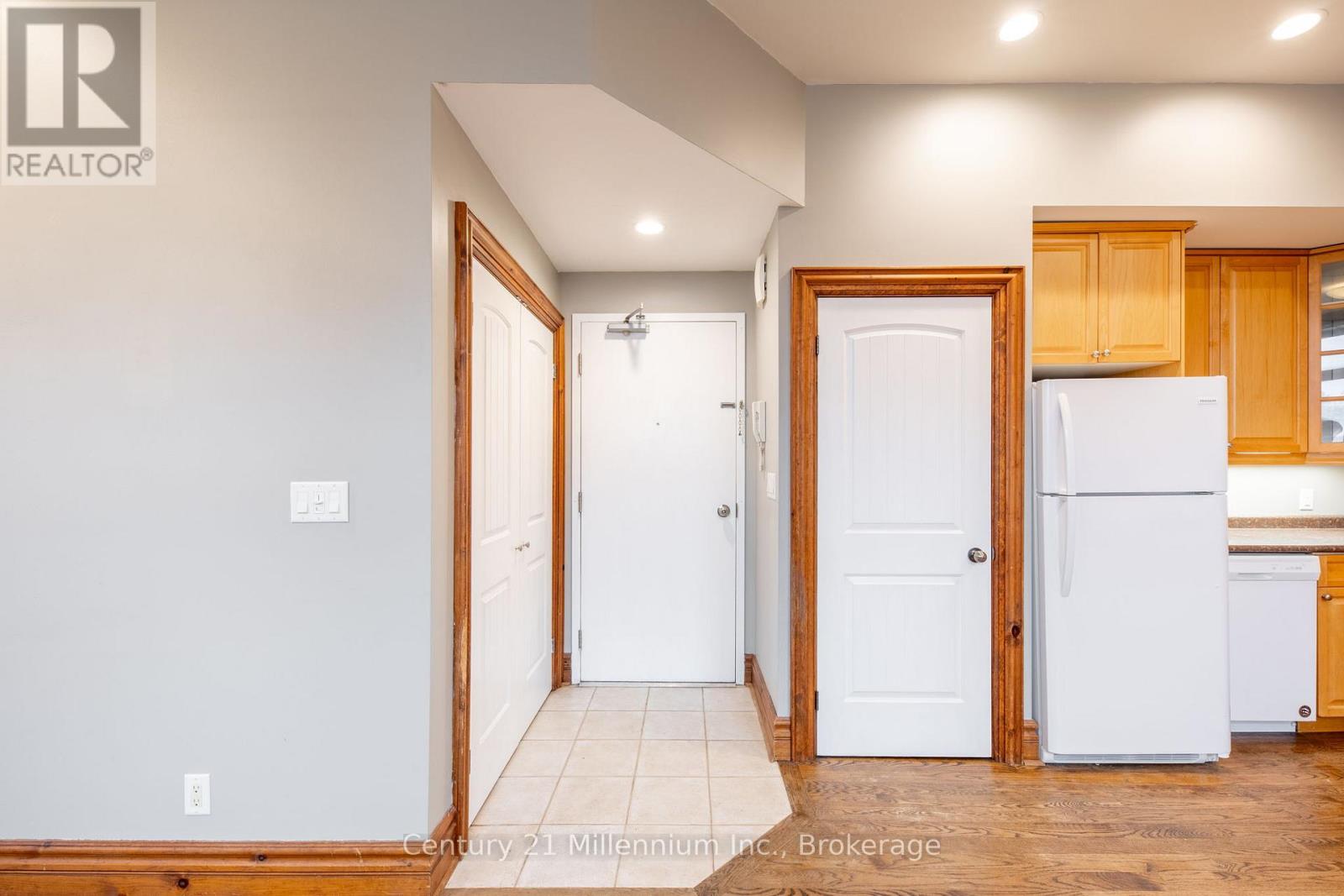 2 - 68 Hurontario Street, Collingwood, Ontario  L9Y 2L8 - Photo 4 - S12688564