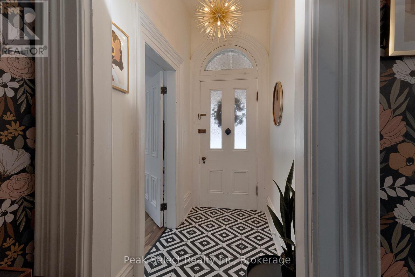 363 Queen Street E, St. Marys, Ontario  N4X 1B1 - Photo 4 - X12688572