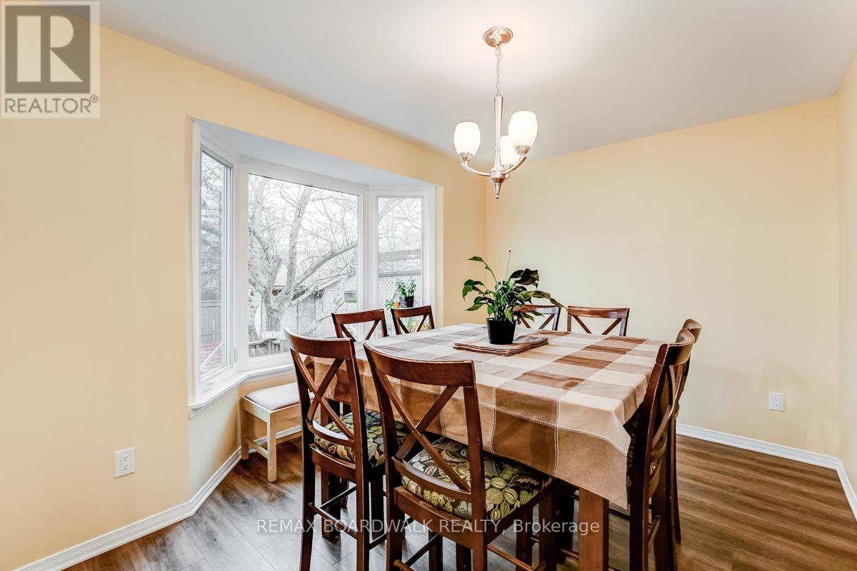 39 Inwood Drive, Ottawa, Ontario  K2M 1Z3 - Photo 12 - X12536212