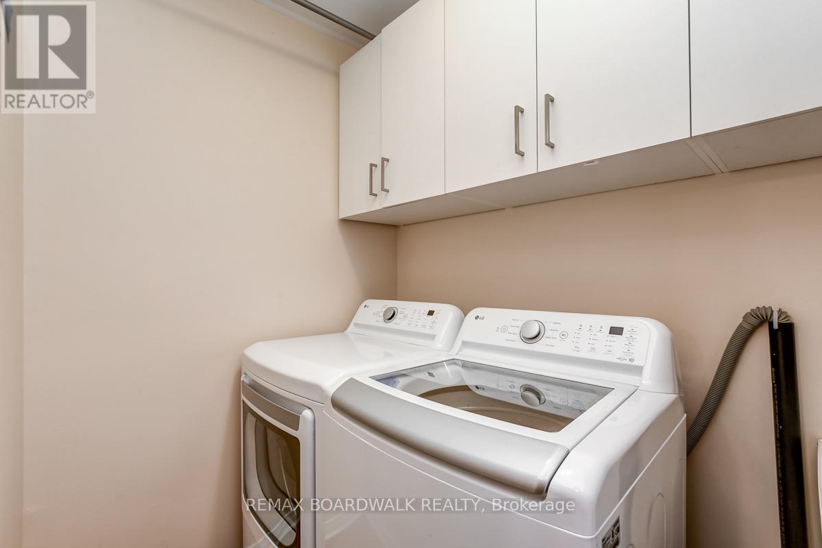 39 Inwood Drive, Ottawa, Ontario  K2M 1Z3 - Photo 20 - X12536212