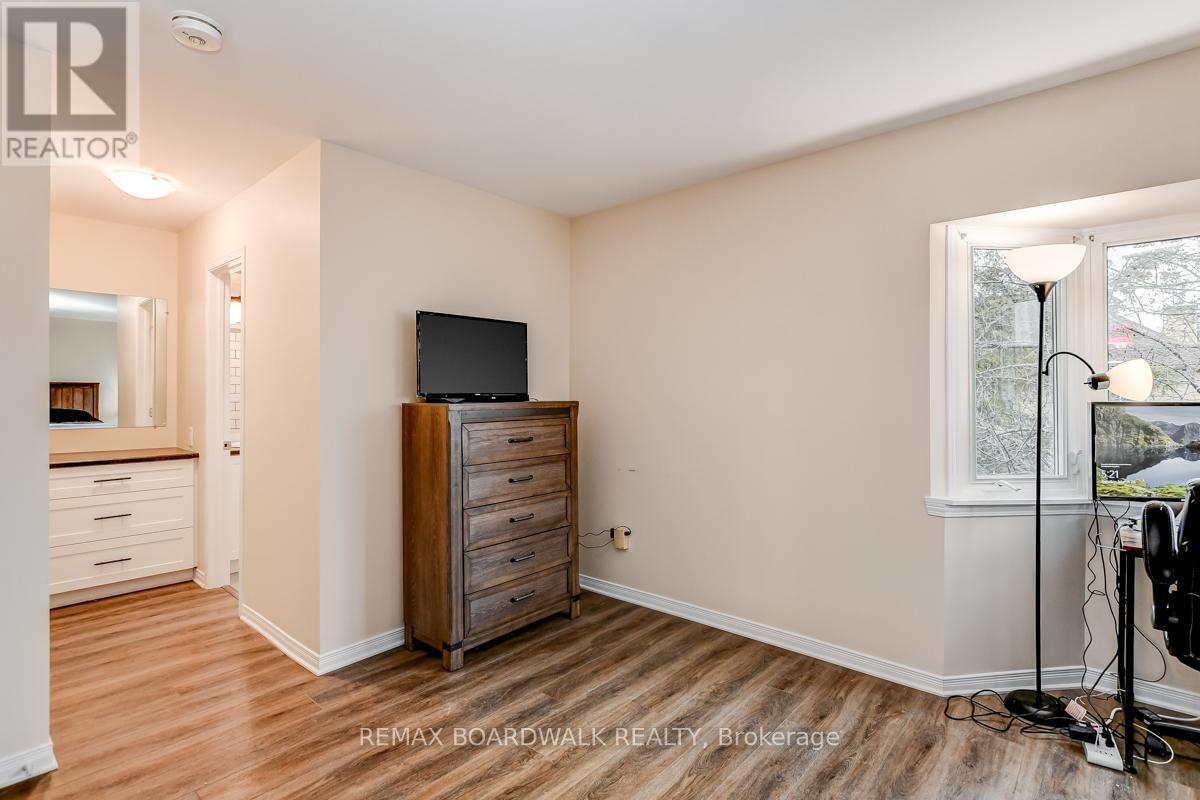 39 Inwood Drive, Ottawa, Ontario  K2M 1Z3 - Photo 27 - X12536212
