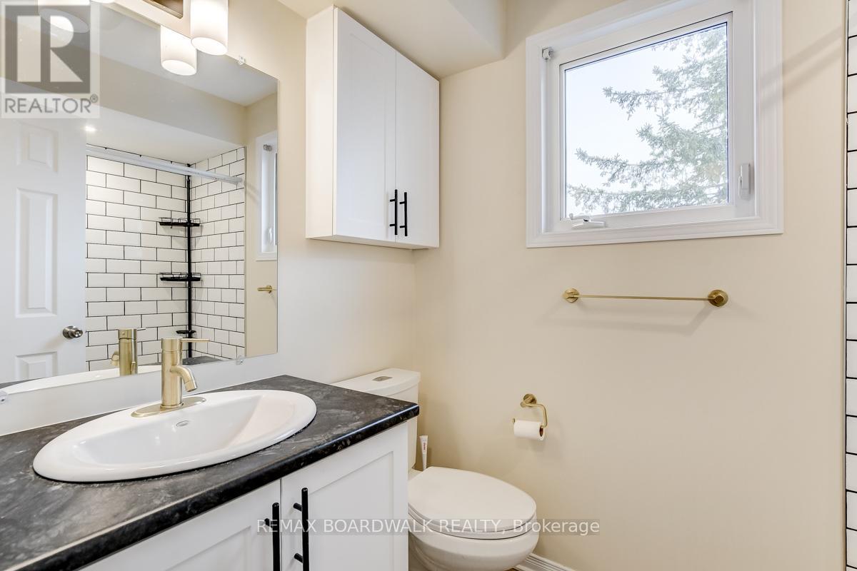 39 Inwood Drive, Ottawa, Ontario  K2M 1Z3 - Photo 28 - X12536212