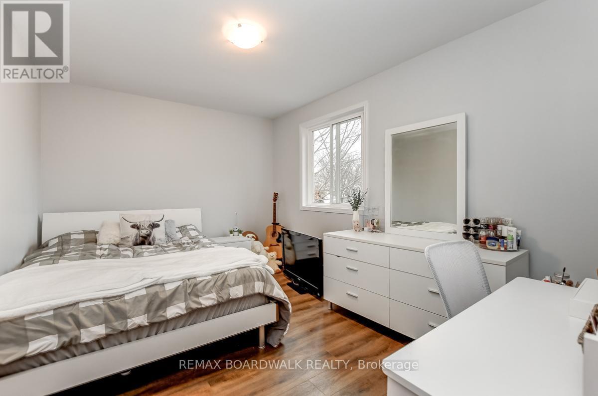 39 Inwood Drive, Ottawa, Ontario  K2M 1Z3 - Photo 30 - X12536212