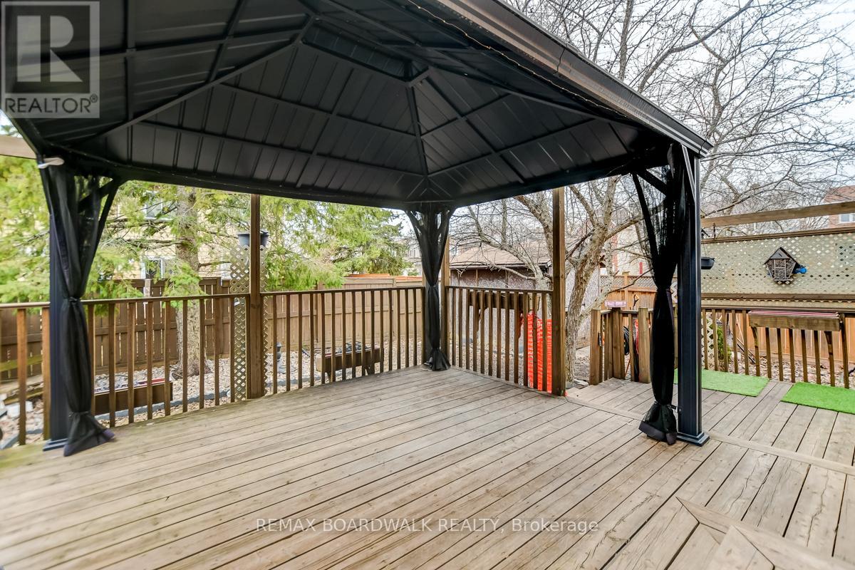 39 Inwood Drive, Ottawa, Ontario  K2M 1Z3 - Photo 37 - X12536212